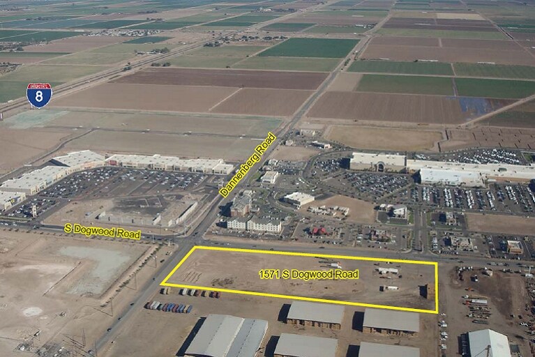 1571 S Dogwood Rd, El Centro, CA à vendre Photo principale– Image 1 sur 6
