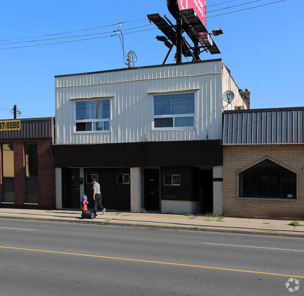 1221-1223 Main St E, Hamilton, ON à vendre - Photo de l’immeuble – Image 3 sur 3
