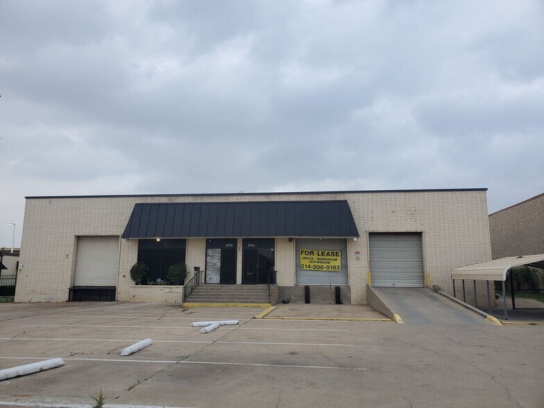 2663-2669 Tarna Dr, Dallas, TX à vendre - Photo de l’immeuble – Image 1 sur 27