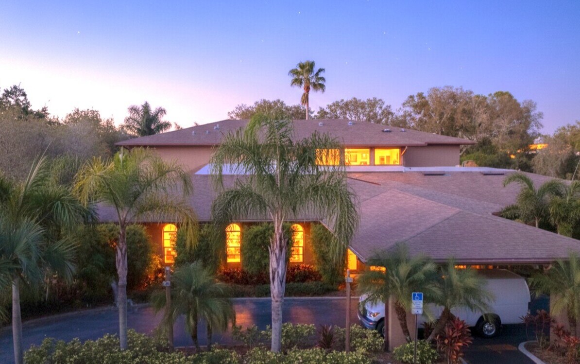 2120 Range Rd, Clearwater, FL à louer Photo de l’immeuble– Image 1 sur 8