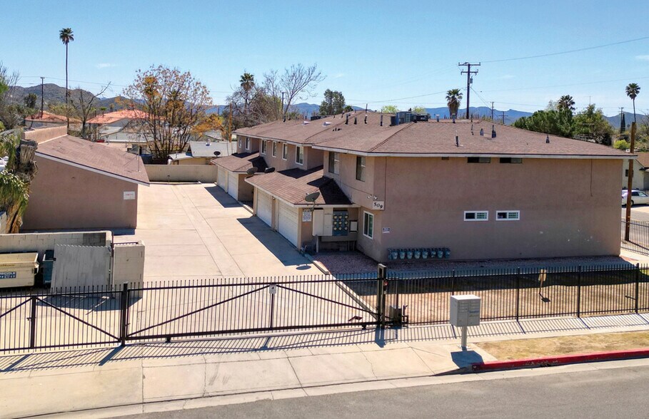 509 E Central Ave, Hemet, CA à vendre - Photo de l’immeuble – Image 2 sur 7