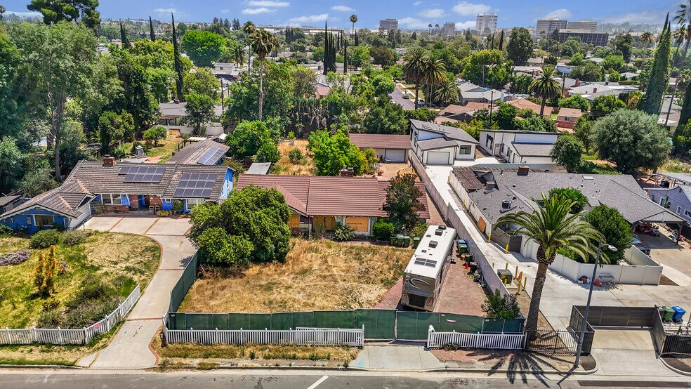 6540 Shoup Ave, West Hills, CA à vendre - Photo de l’immeuble – Image 3 sur 9