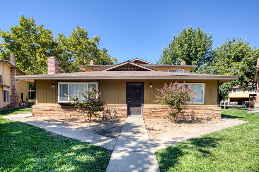 2900 Channel Ct, Sacramento, CA à vendre - Photo de l’immeuble – Image 3 sur 7