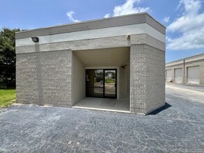 4101-4119 Bandy Blvd, Fort Pierce, FL à louer Photo intérieure– Image 2 sur 6