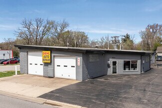 Plus de détails pour 660 Ogden Ave, Downers Grove, IL - Local commercial à vendre