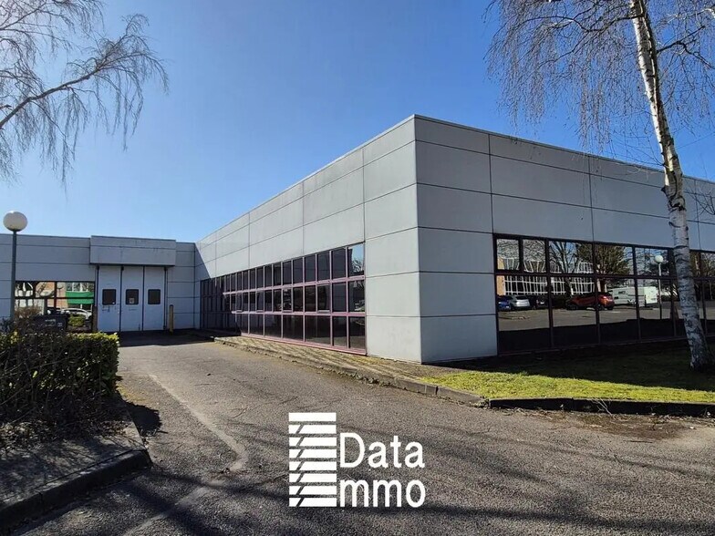 Industriel/Logistique dans Saint-Thibault-des-Vignes à louer - Photo de l’immeuble – Image 3 sur 5