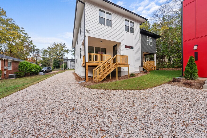 2209 Garden Place Pl, Raleigh, NC à vendre - Photo de l’immeuble – Image 3 sur 23