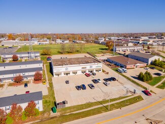 Plus de détails pour 1717 R.T. Dunn Dr, Bloomington, IL - Local commercial à vendre