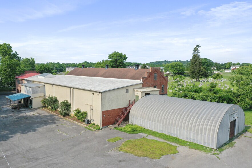 144 Runnymeade rd, Bunker Hill, WV à vendre - Photo de l’immeuble – Image 3 sur 30