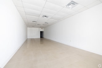 6658 Ridge Rd, Port Richey, FL à louer Photo intérieure– Image 2 sur 4