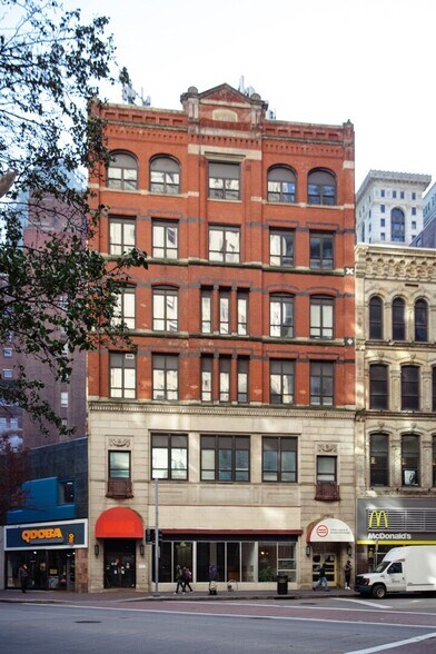 610 Wood St, Pittsburgh, PA à louer - Photo de l’immeuble – Image 1 sur 9