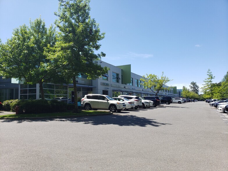 5489 Byrne Rd, Burnaby, BC à louer - Photo de l’immeuble – Image 2 sur 4