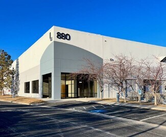 Plus de détails pour 880 N Hills Blvd, Reno, NV - Industriel/Logistique à louer