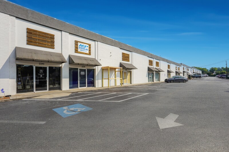 2201-2241 Faulkner Rd NE, Atlanta, GA à louer Photo principale– Image 1 sur 22