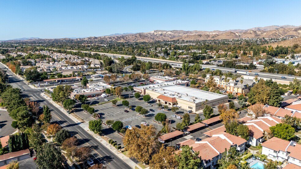 2408-2480 Stearns St, Simi Valley, CA à louer - Photo de l’immeuble – Image 2 sur 4
