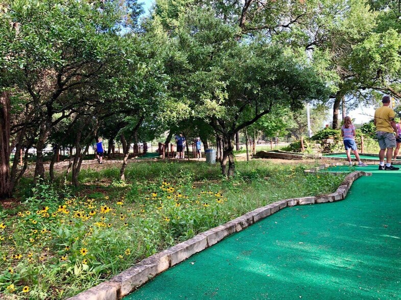 235 Sports Park Rd, Dripping Springs, TX à louer - Autre – Image 1 sur 8