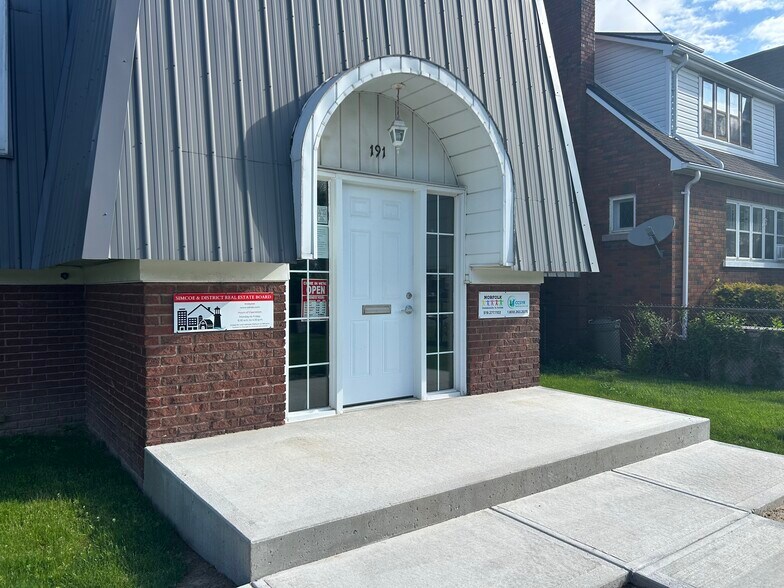 191 Queensway W, Simcoe, ON à louer - Photo de l’immeuble – Image 3 sur 21