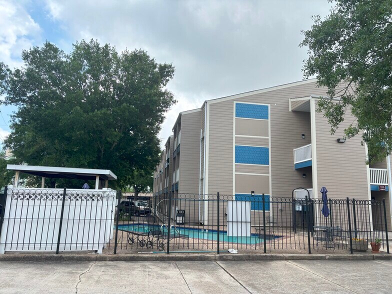 5855 Citrus Blvd, New Orleans, LA à vendre - Photo de l’immeuble – Image 3 sur 23