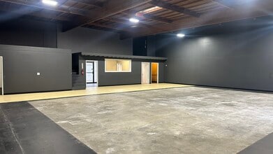 1022 W Gladstone St, Azusa, CA à louer Photo intérieure– Image 1 sur 13