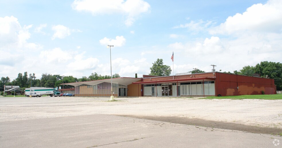 638 W 33rd St, Wichita, KS à vendre - Photo principale – Image 1 sur 137