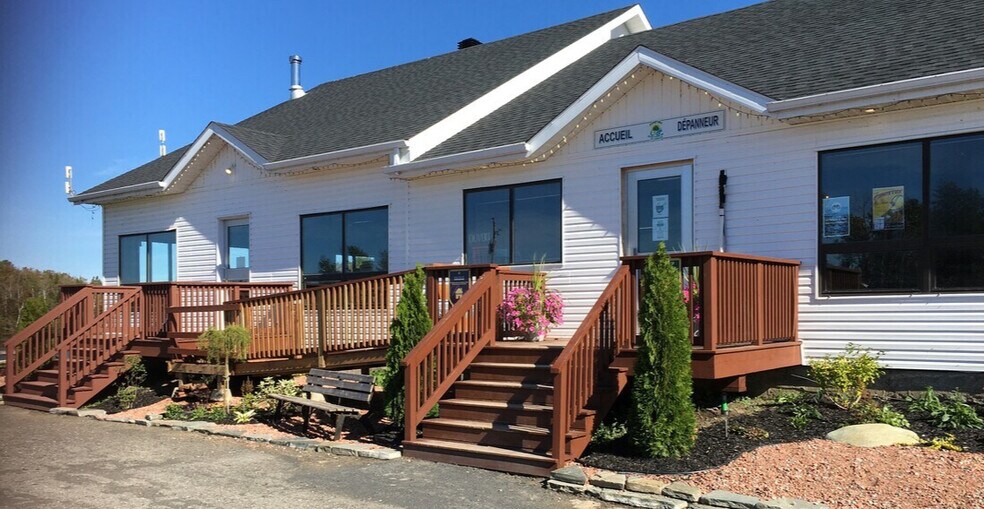 300-302 Rt 297 S, Saint-Damase-De-Matapédia, QC à vendre - Photo principale – Image 1 sur 9