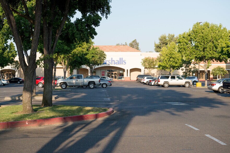 3440 Mchenry Ave, Modesto, CA à louer - Photo de l’immeuble – Image 2 sur 10