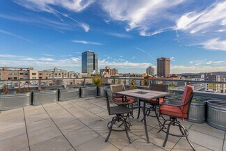Plus de détails pour 4750 Roosevelt Way NE, Seattle, WA - Local commercial à louer