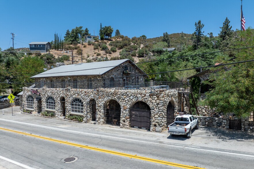 17539 Elizabeth Lake Rd, Lake Hughes, CA à vendre - Photo de l’immeuble – Image 2 sur 67