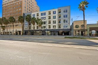 210 E 3rd St, Long Beach, CA à louer Photo intérieure– Image 2 sur 6