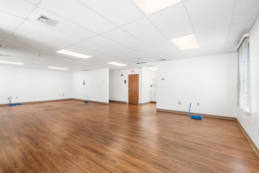 84 Faunce Corner Mall Rd, Dartmouth, MA à vendre - Photo intérieure – Image 3 sur 11