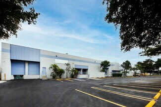 Plus de détails pour 13001 NW 38th Ave, Opa Locka, FL - Industriel/Logistique à louer