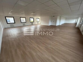 Industriel/Logistique dans Cergy à louer Photo intérieure– Image 1 sur 2