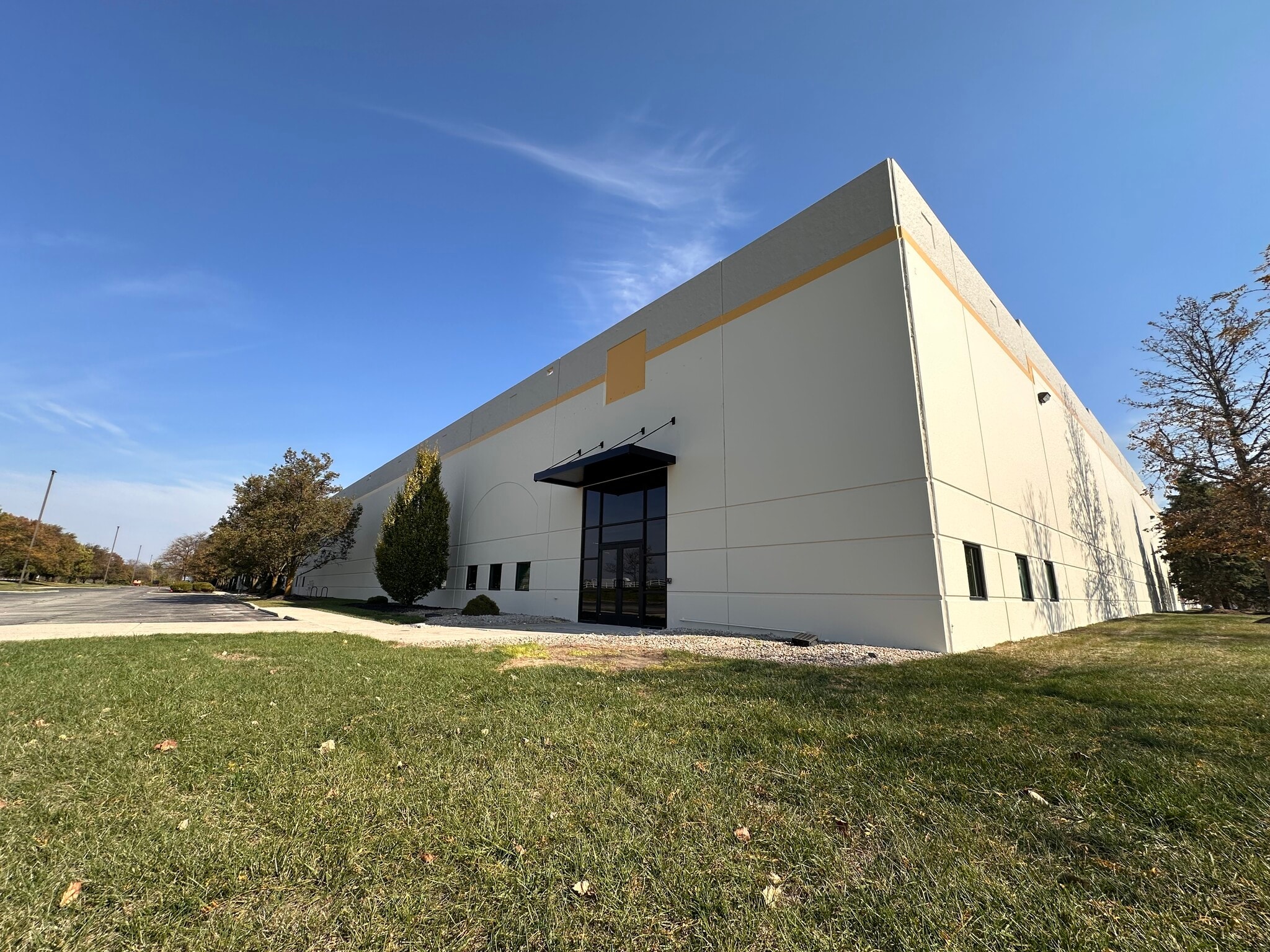 5701 N Meadows Dr, Grove City, OH à louer Photo de l’immeuble– Image 1 sur 5