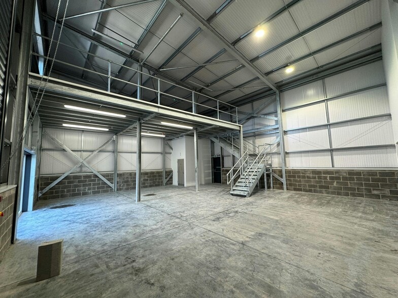 Knowle Ln, Eastleigh à vendre - Photo de l’immeuble – Image 3 sur 7