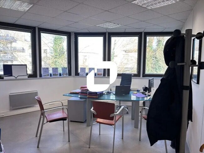 Plus de détails pour Bureau à louer