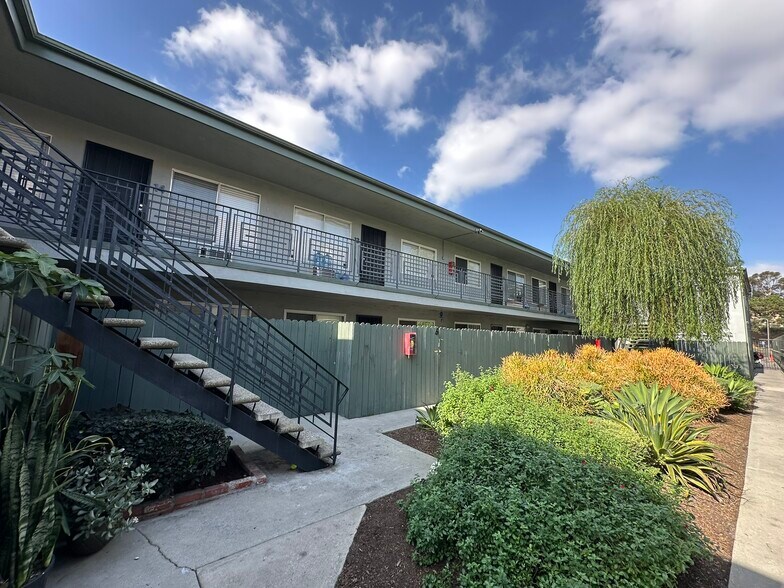 9240 Palm St, Bellflower, CA à vendre - Photo de l’immeuble – Image 3 sur 4