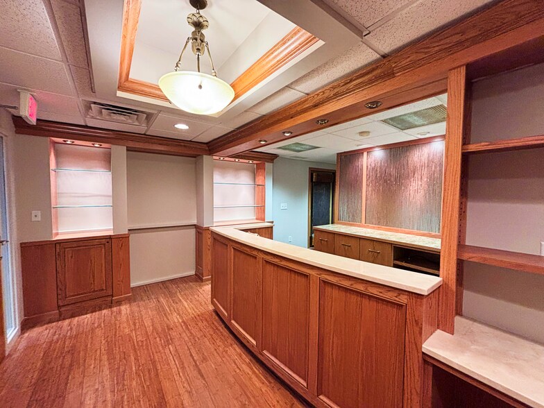 1151 Bethel Rd, Columbus, OH à louer - Photo de l’immeuble – Image 3 sur 12