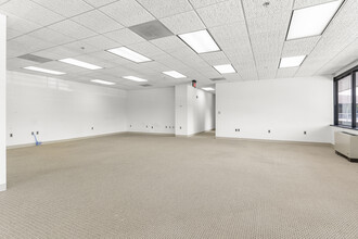 12355 Sunrise Valley Dr, Reston, VA à louer Photo intérieure– Image 2 sur 6