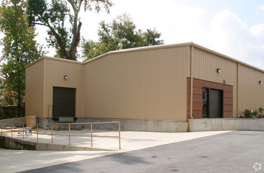 514 Teague St, Greensboro, NC à louer - Photo de l’immeuble – Image 3 sur 11