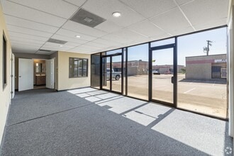 2100 S Great Southwest Pky, Grand Prairie, TX à louer Photo intérieure– Image 2 sur 17