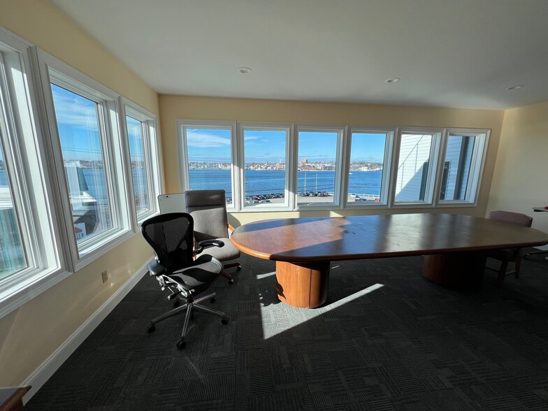 402-404 Thames St, Groton, CT à louer - Photo de l’immeuble – Image 3 sur 24