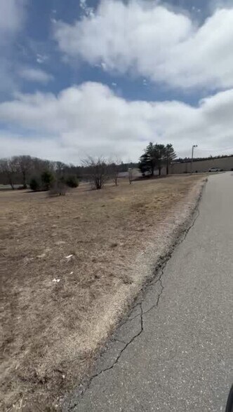 497 Electric Ave, Fitchburg, MA à louer - Vidéo sur l’annonce professionnelle – Image 2 sur 3