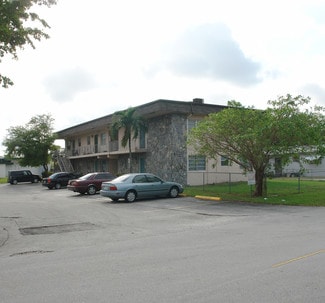 Plus de détails pour 4850 SW 26th Ave, Fort Lauderdale, FL - Logement à vendre