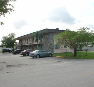 Plus de détails pour 4850 SW 26th Ave, Fort Lauderdale, FL - Logement à vendre