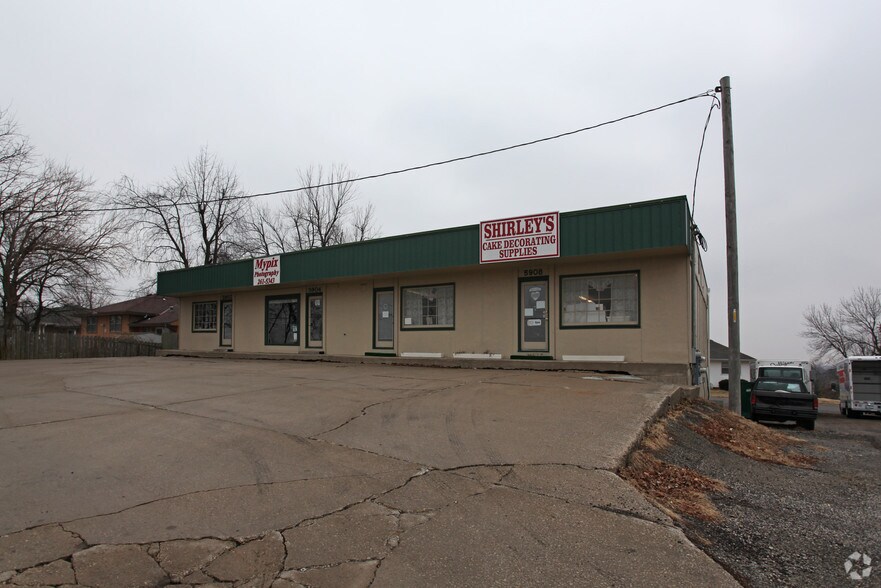5902-5908 N Belt Hwy, Saint Joseph, MO à louer - Photo de l’immeuble – Image 2 sur 2