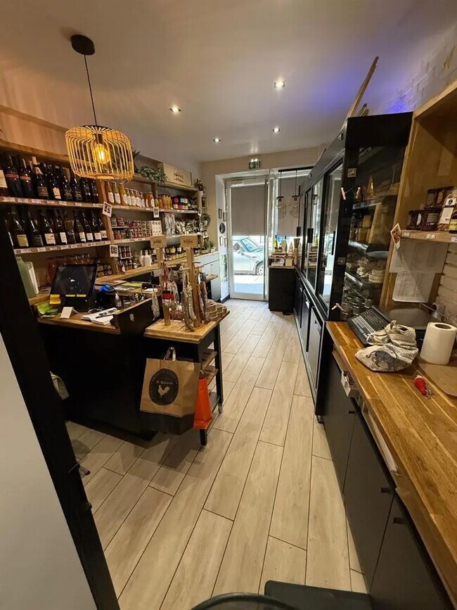 Plus de détails pour Local commercial à louer