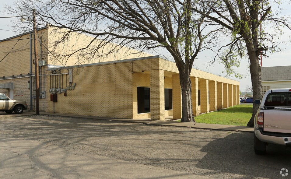 107 E Avenue B, Killeen, TX à louer - Photo de l’immeuble – Image 2 sur 6
