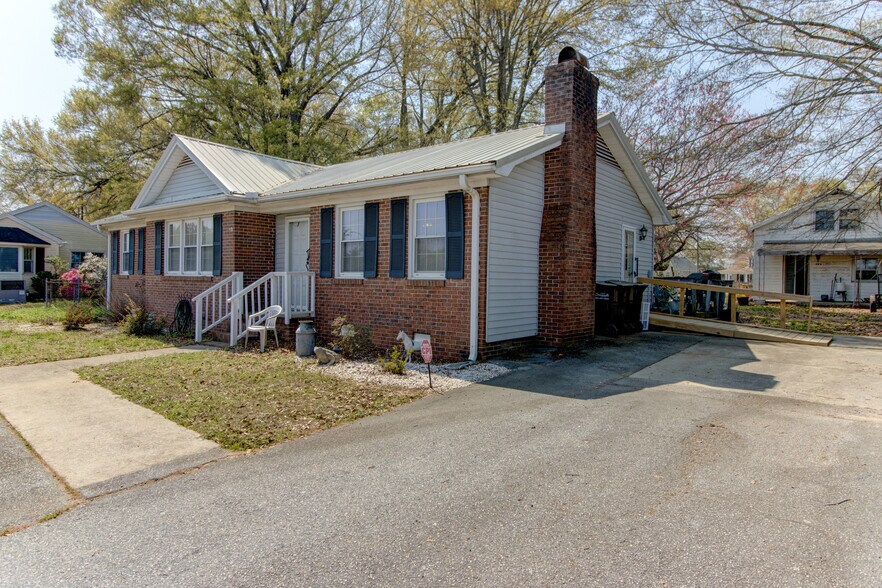 410 SE Main St, Simpsonville, SC à vendre - Photo de l’immeuble – Image 2 sur 7