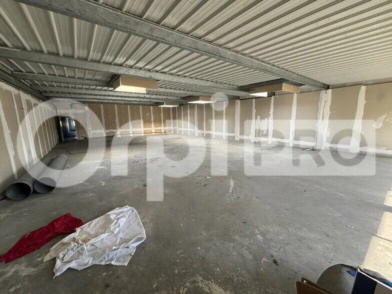 Bureau dans Compiègne à louer - Photo de l’immeuble – Image 3 sur 3