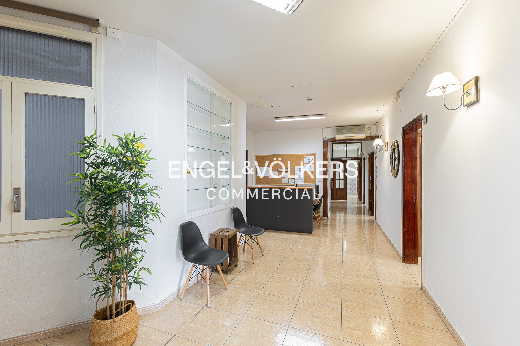 Immeuble residentiel dans Barcelone, Barcelona à vendre Photo intérieure– Image 1 sur 2
